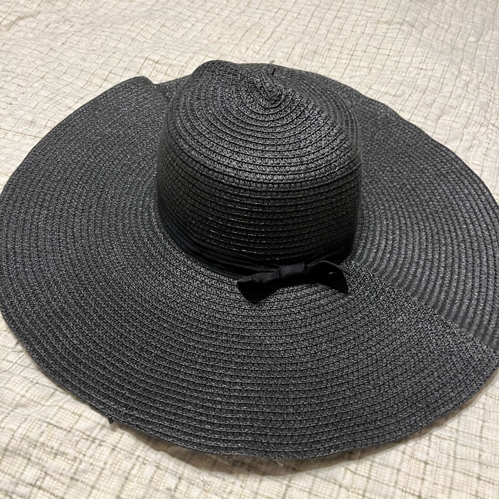 Big, floppy sun hat!